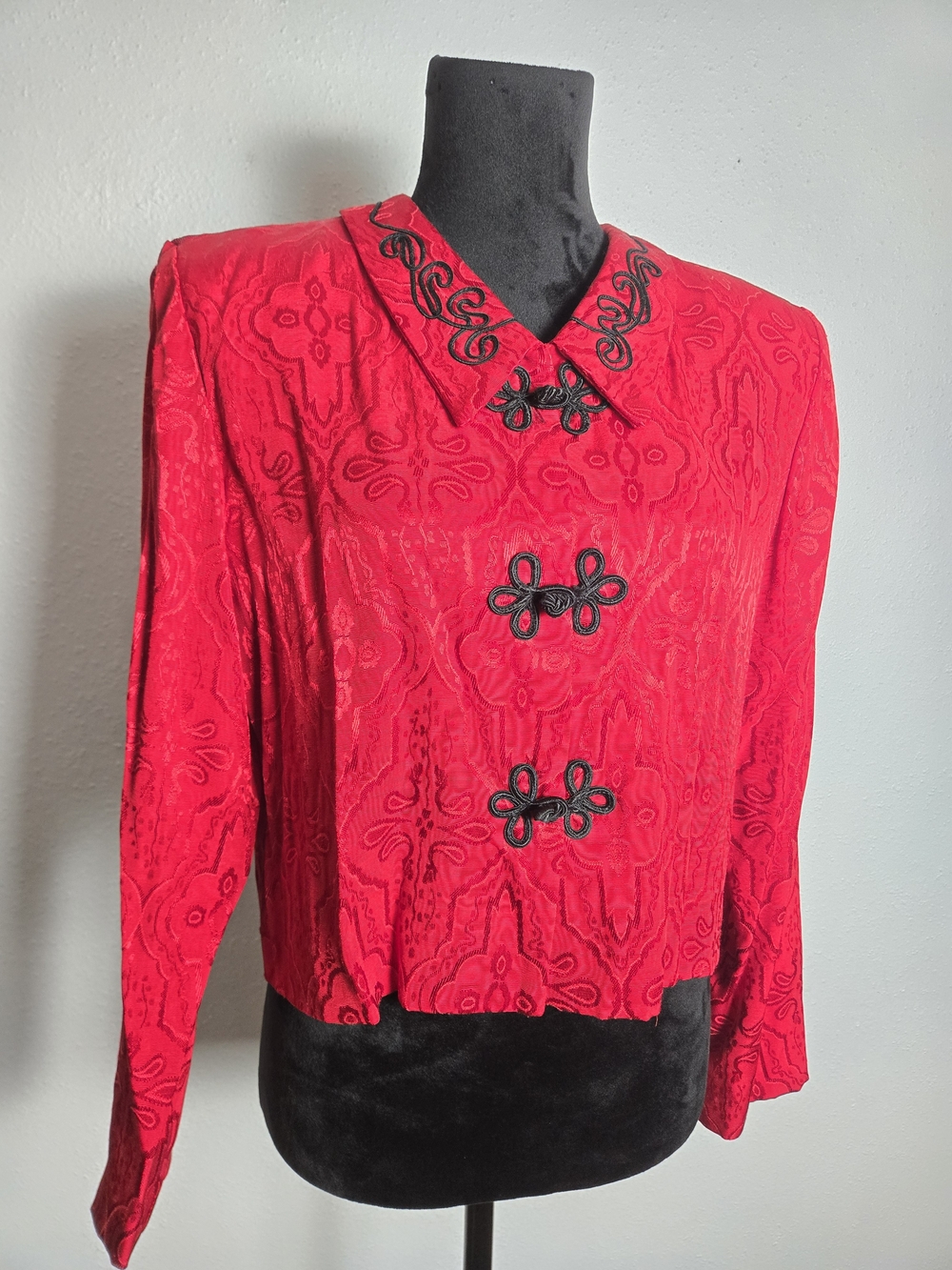 Jessica Howard Red Embroidered Button-Down Top with Black Frog Closures Vintage - Picture 1 of 5